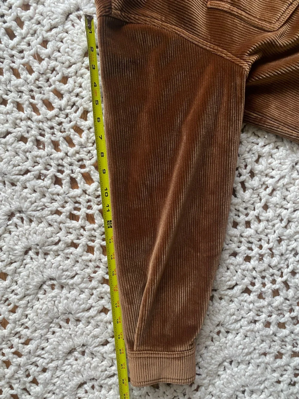 ALO Yoga Mountainside Velour Shacket in Cinnamon Brown - Picture 13 of 14
